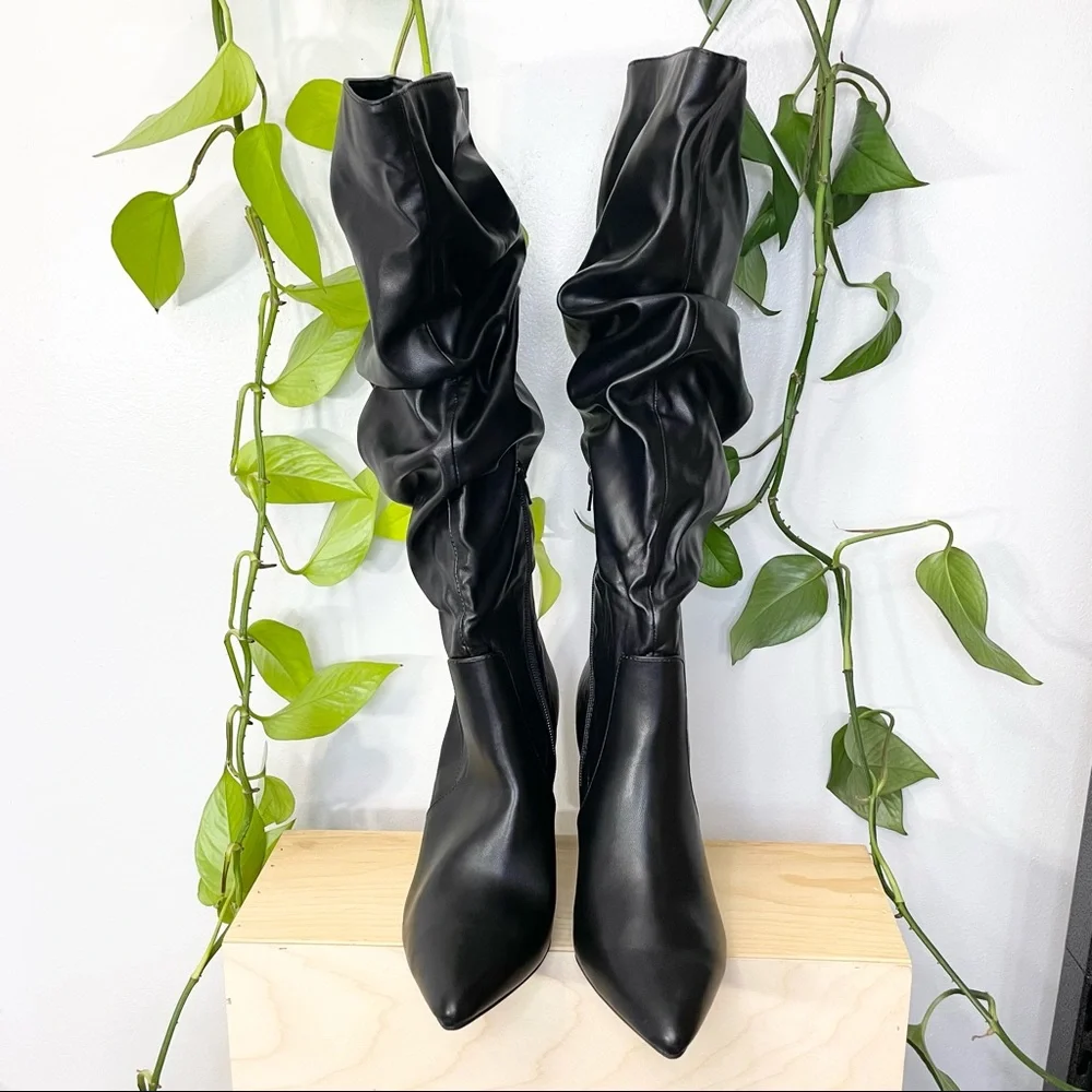 9.5 Simply Vera Vera knee high black w/ chunk heel faux leather boots